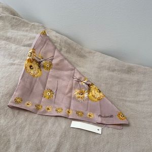 FREE BUNDLE ITEM // Madewell Silk scarf